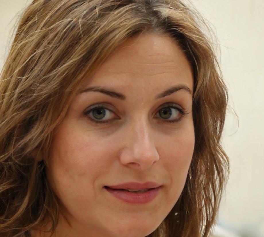 Retrato de Alba Navarro, especialista en visión artificial